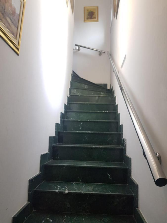 1St Floor National Arena Monza Studio Bucharest Luaran gambar